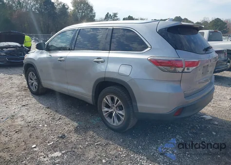 2015 Toyota Highlander Xle V6 z USA, uszkodzony, nr VIN 5TDKKRFH5FS064318